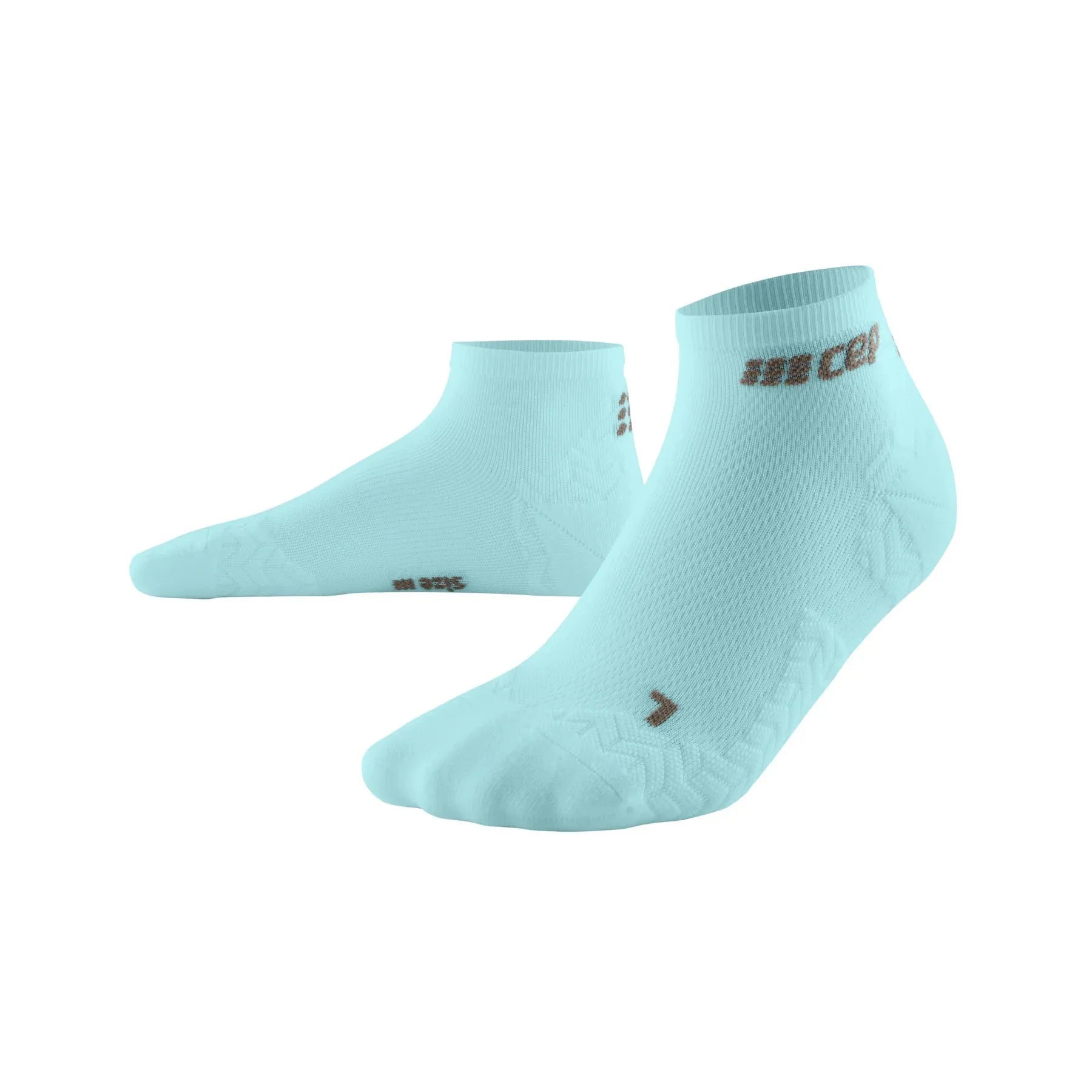 CEP Compression Ultralight Low Cut Men's Cycling Socks (Ultralight Light Blue)